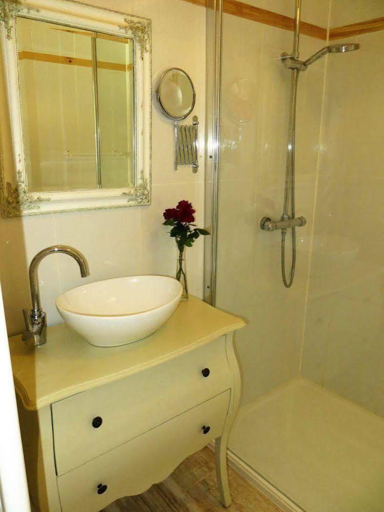 Aux Trois Fontaines Bed and Breakfast Eynesse Buitenkant foto